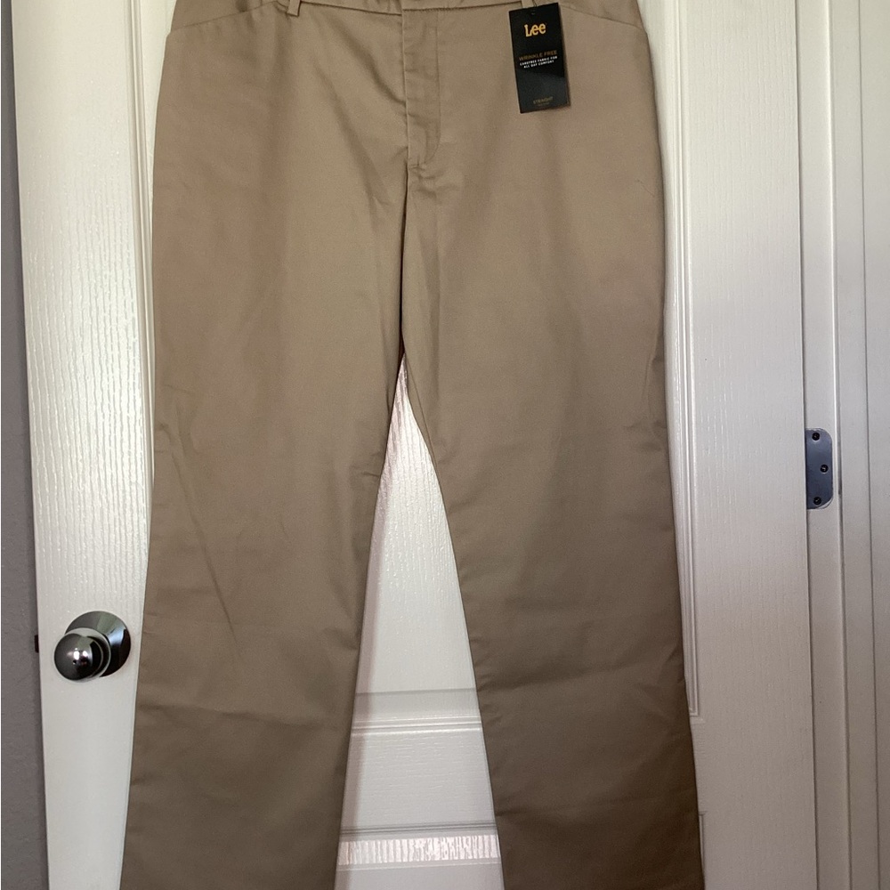 Lee Women’s Classic Straight Chino Pants - Khaki - NWT
